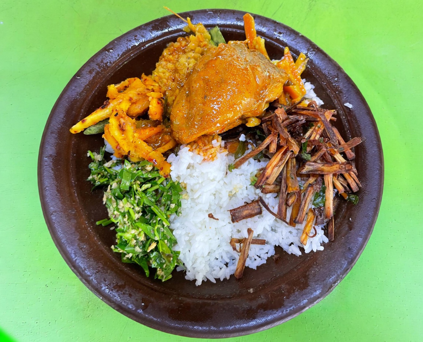 How to Eat Sri Lankan Food Like a Local